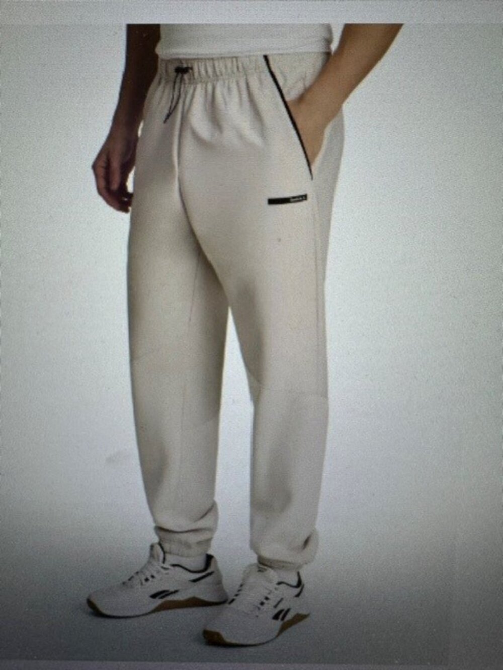 NWT Reebok Men's and Commuter Hybrid Jogger Size Small
